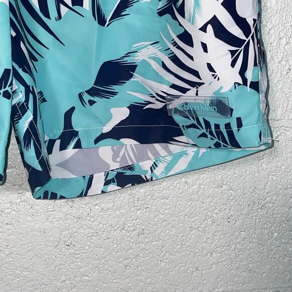 Calvin Klein Men's Island Camo Printed 7" Swim Trunks - Light Blue Medium - Picture 8 of 8